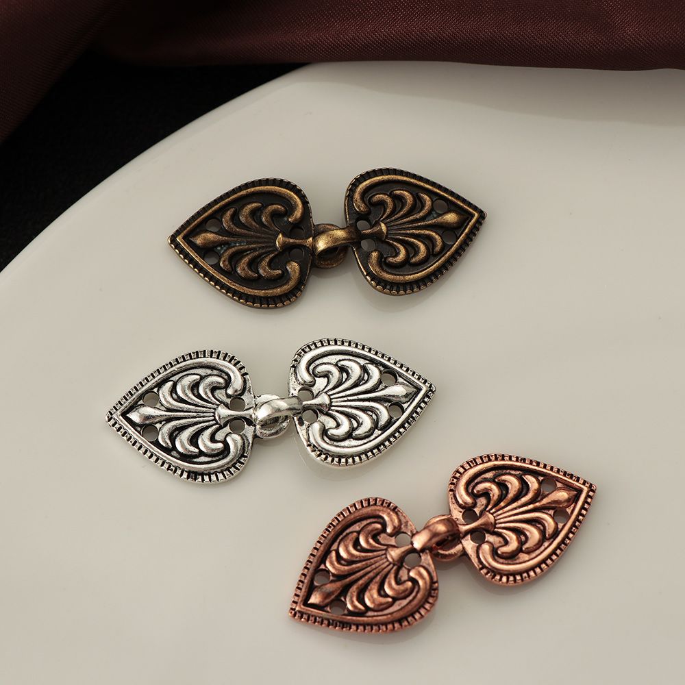 Nuovo Fermaglio Invernale per  - Tuxedo Lapel Pin recensione e prezzo
